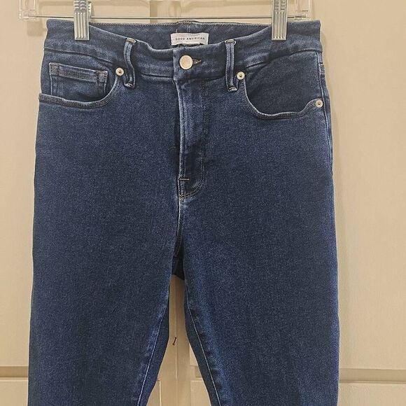 GOOD AMERICAN GLC941T1, Crop Jean, 5 Pkt. 6/28, EUC - Picture 2 of 9